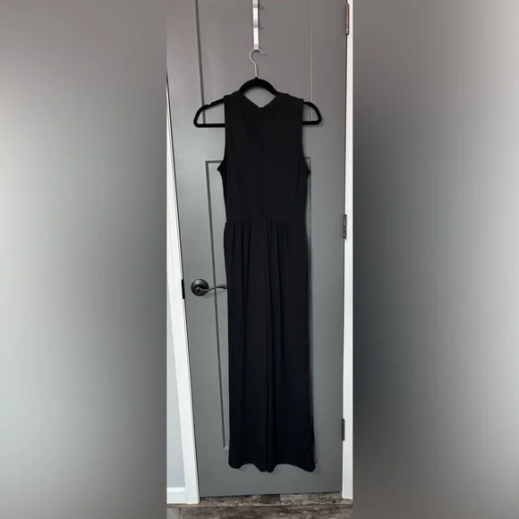 Elegant Black Sleeveless Wide Leg Jumper with Pockets. - Picture 2 of 2